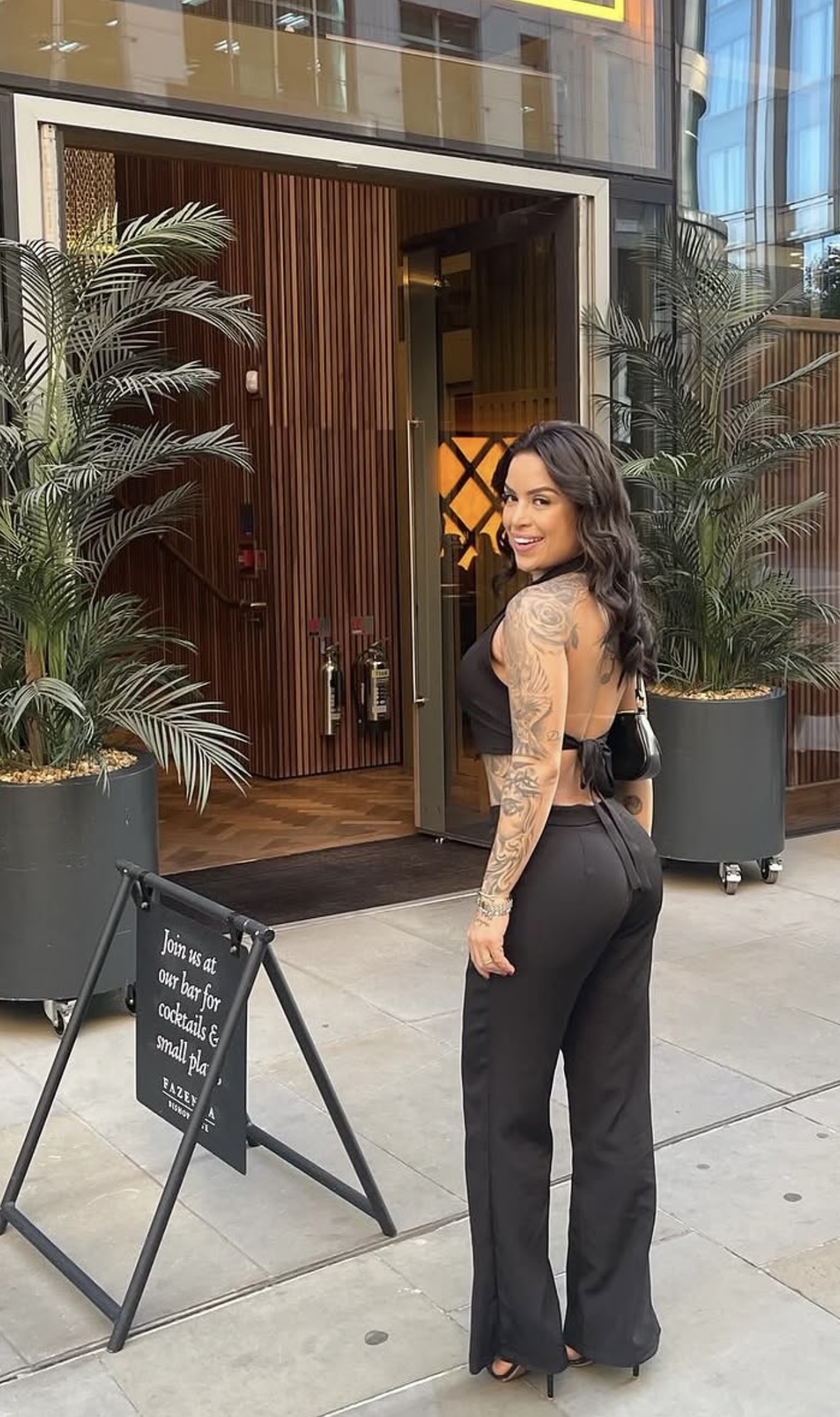 641632933 | BIANCA | Chica