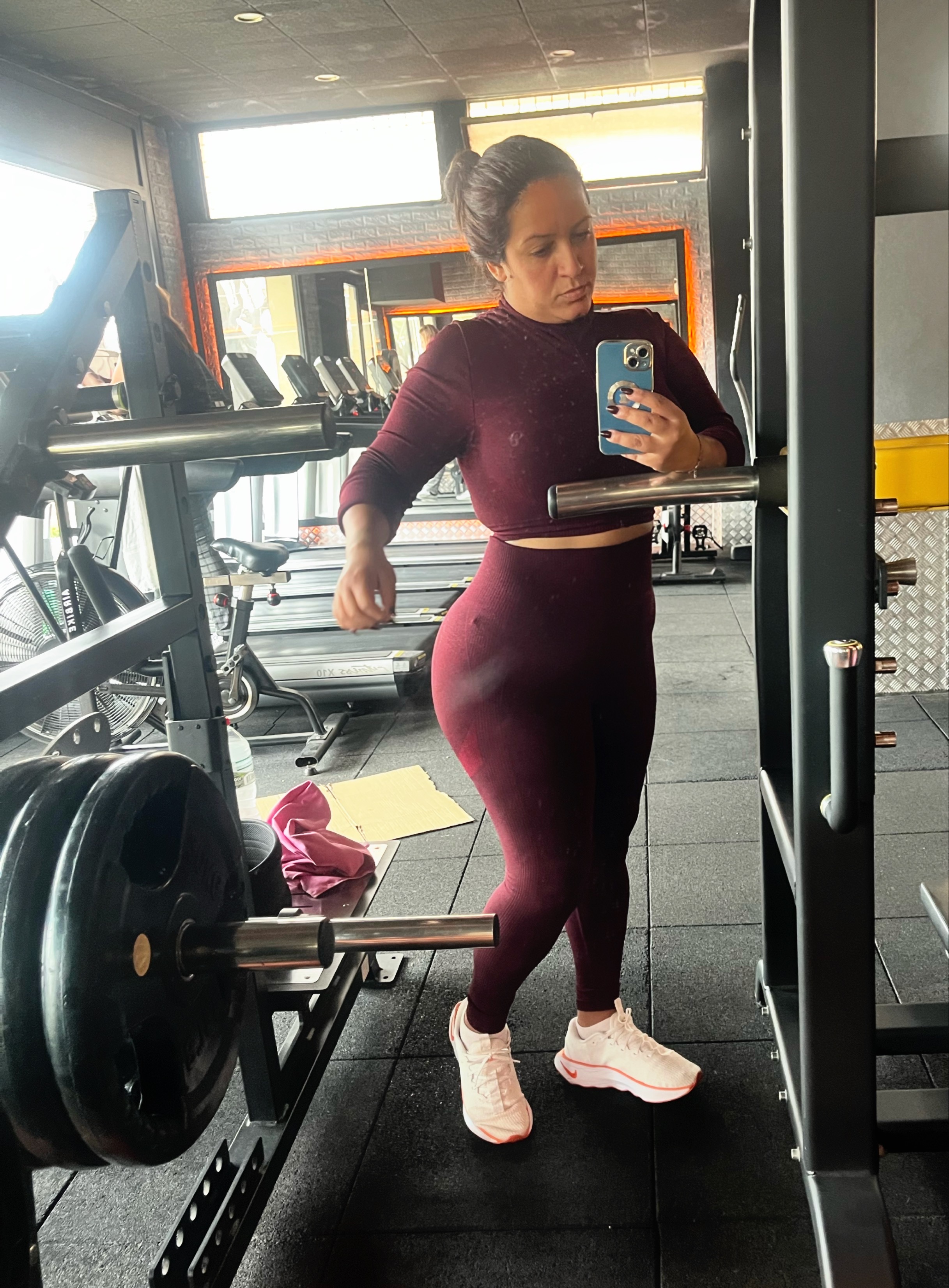 611549196 | ANNY | Chica