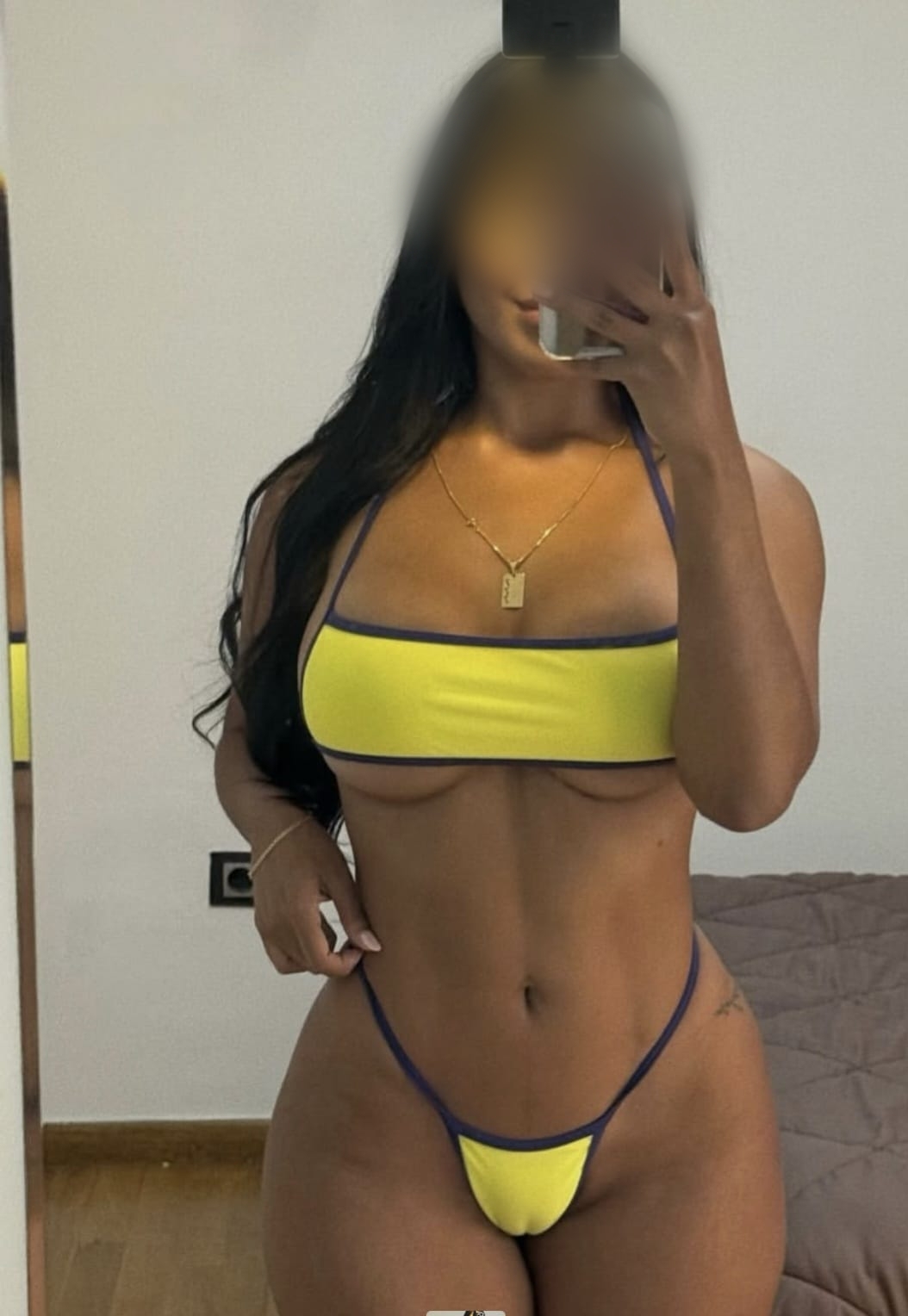 643098649 | KAREN | Chica