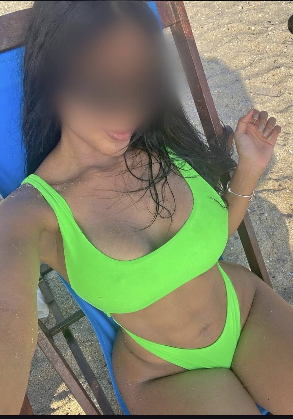 643098649 | KAREN | Chica