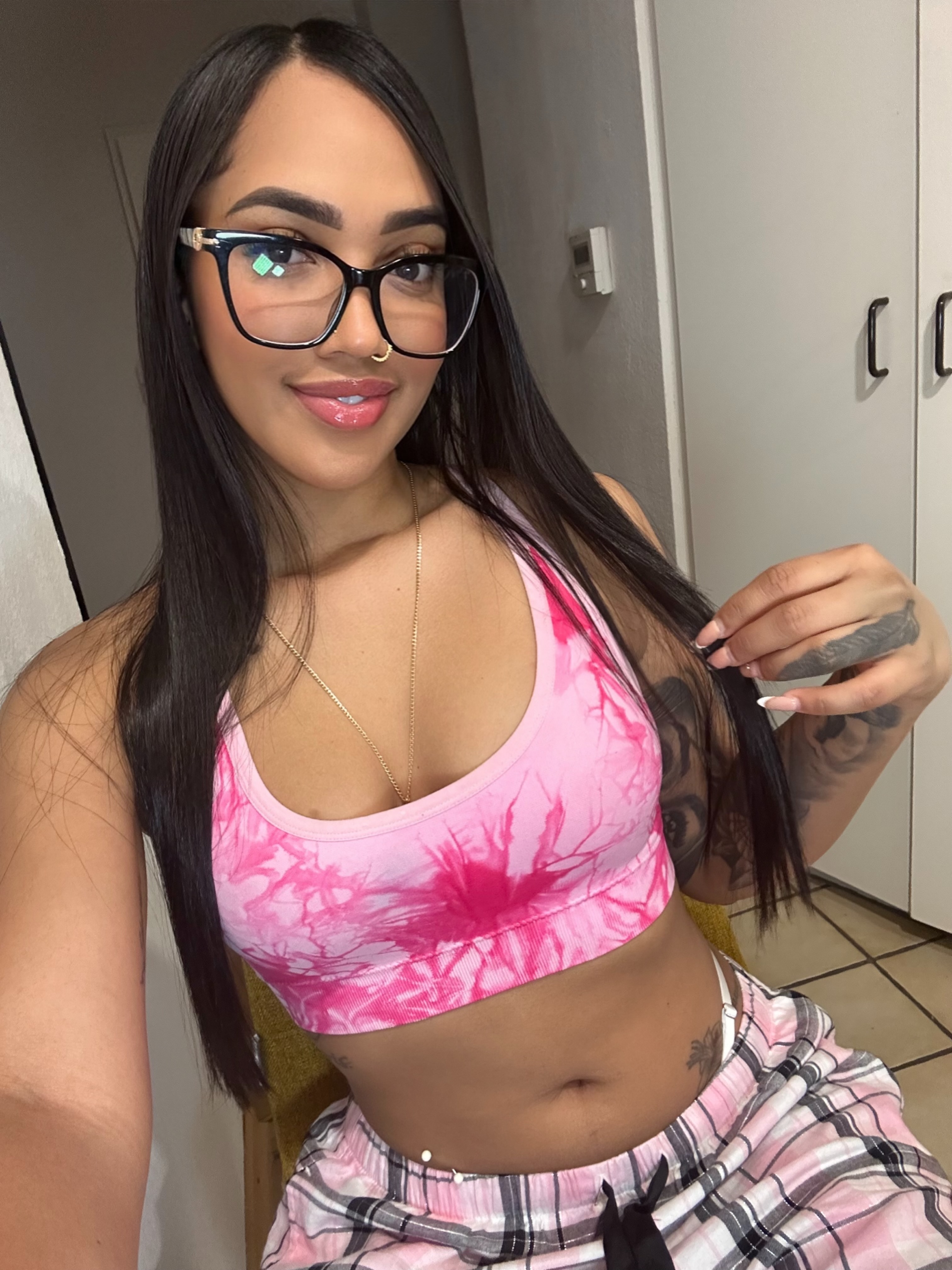689882739 | CAMILA | Chica