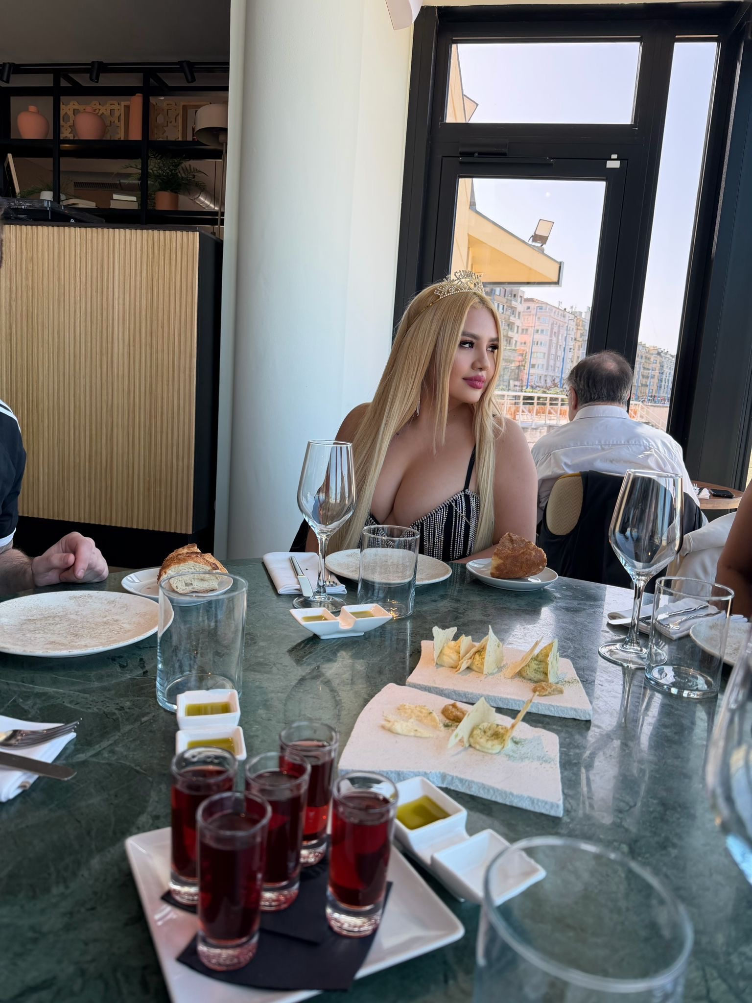 632997583 | LAURA | Chica