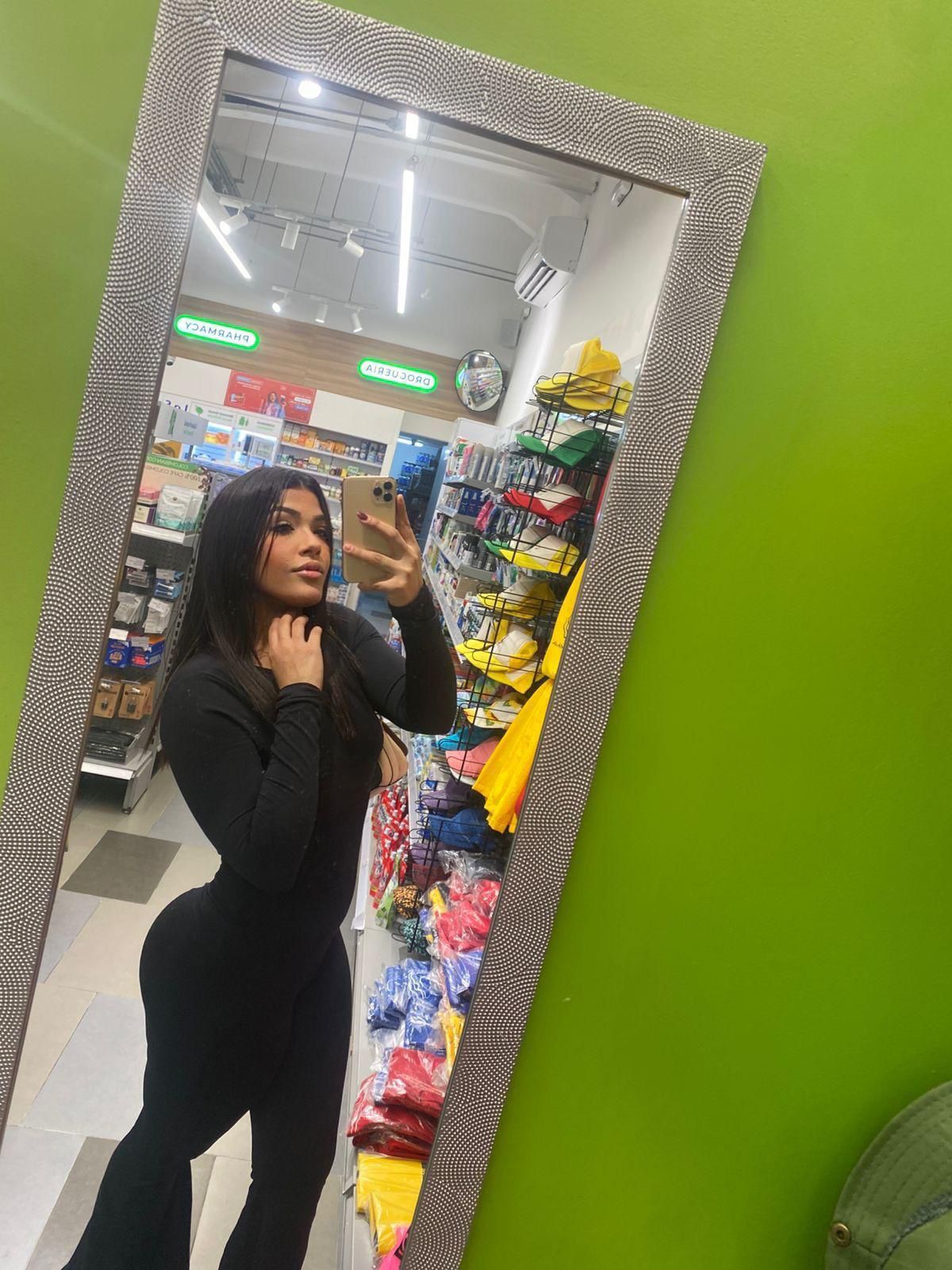 685231972 | RAQUEL  | Chica