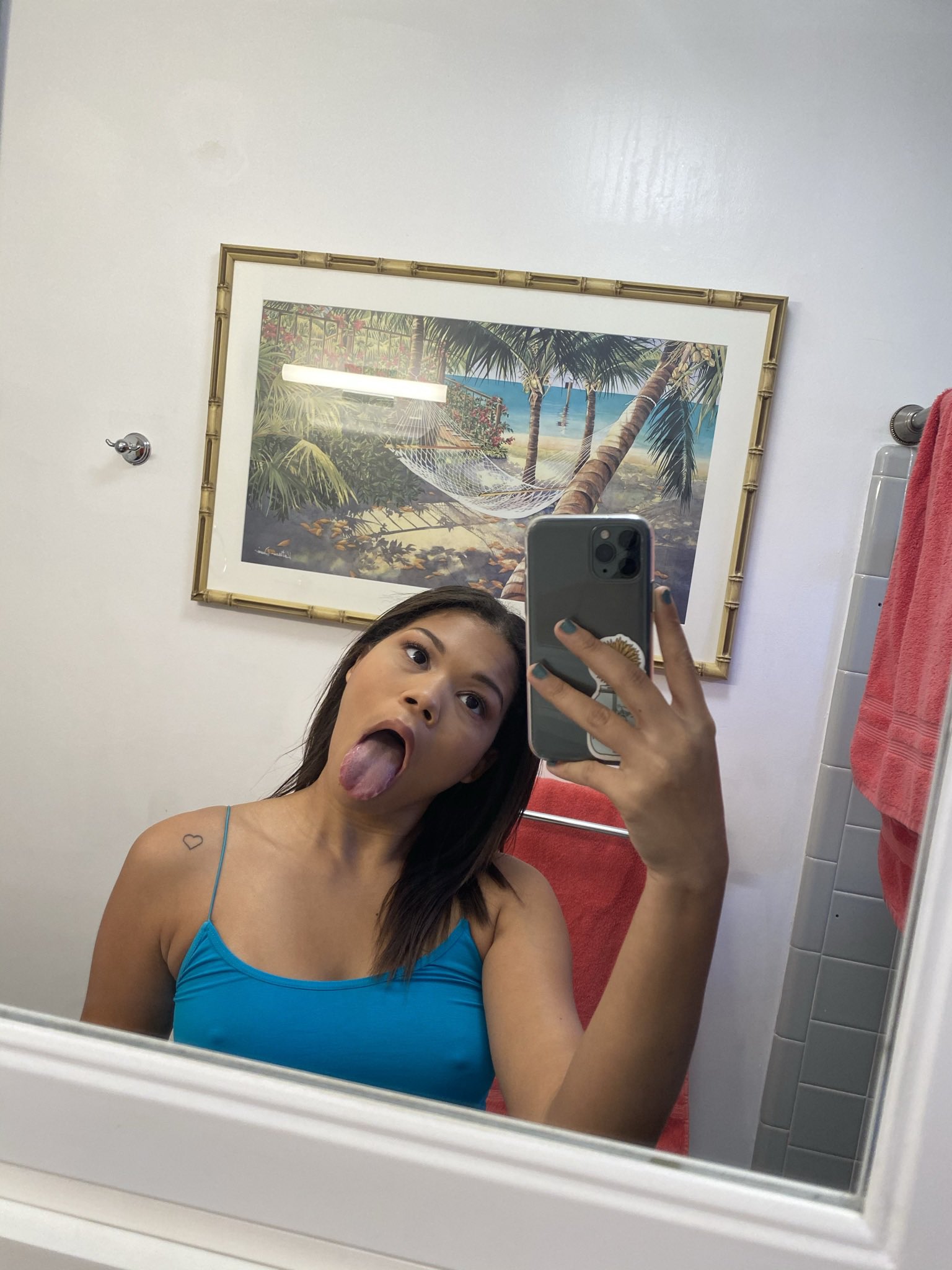 610918365 | TARAANNA | Chica