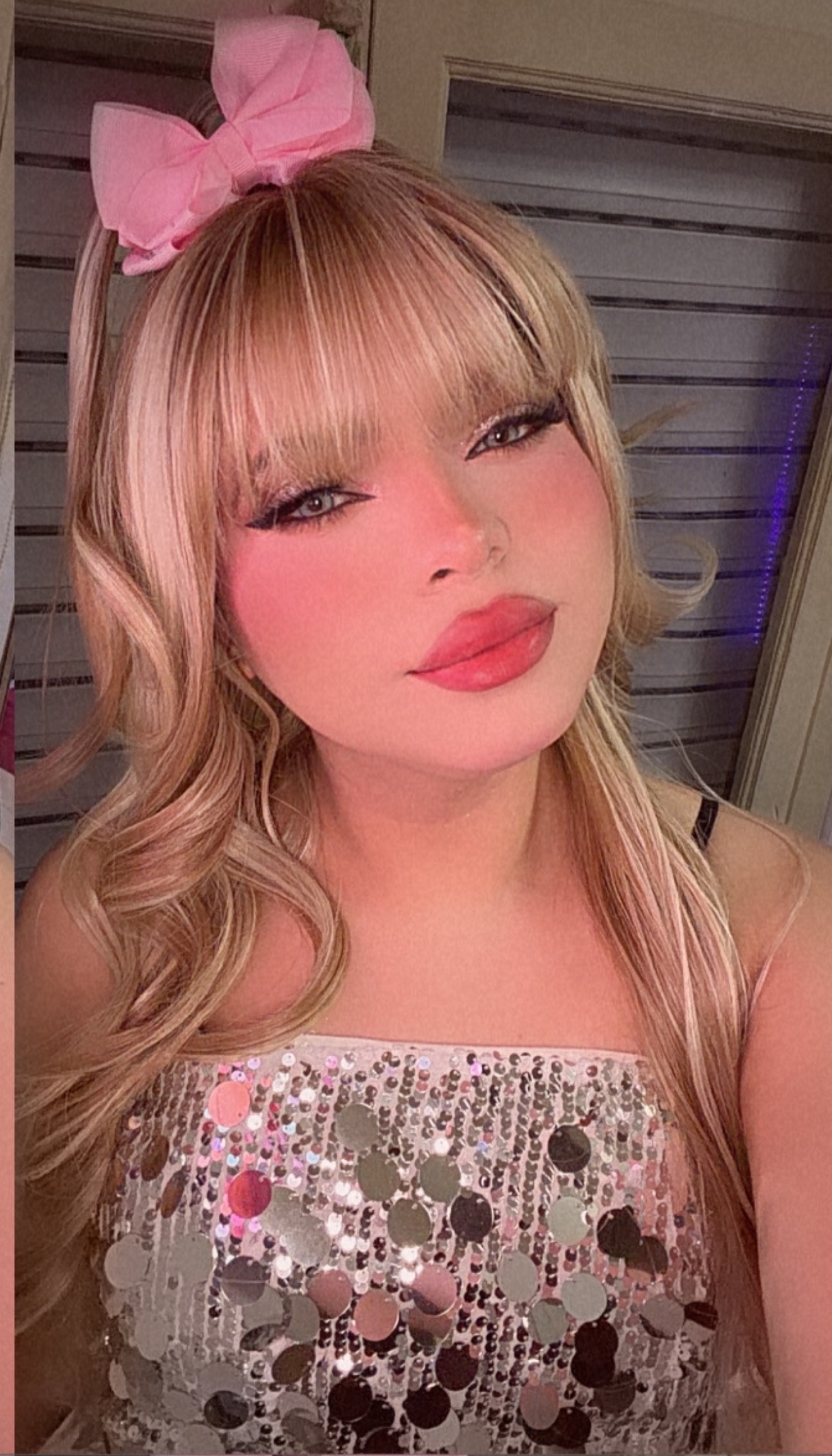 604100219 | ARI | Transexual