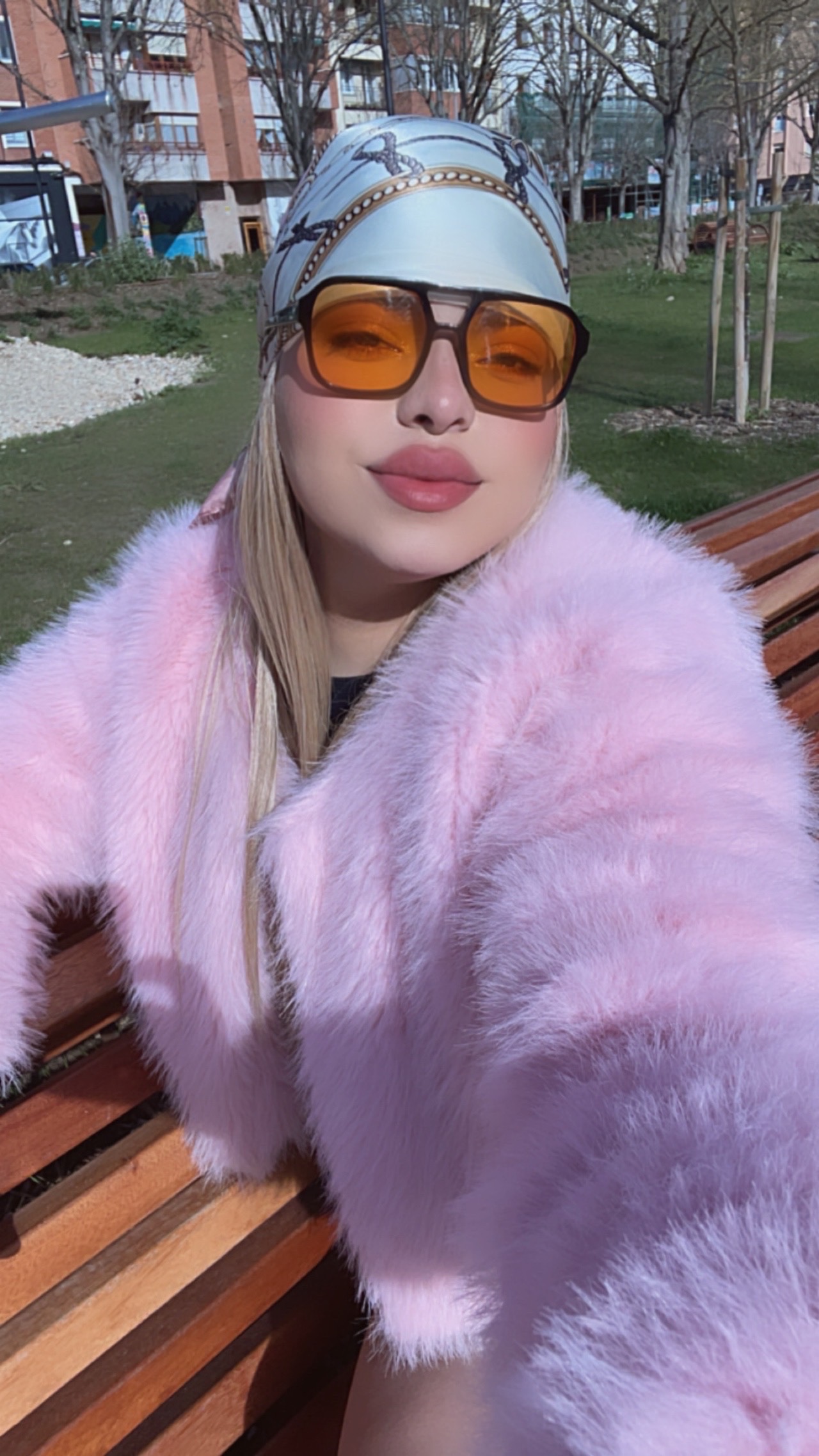 604100219 | ARI | Transexual