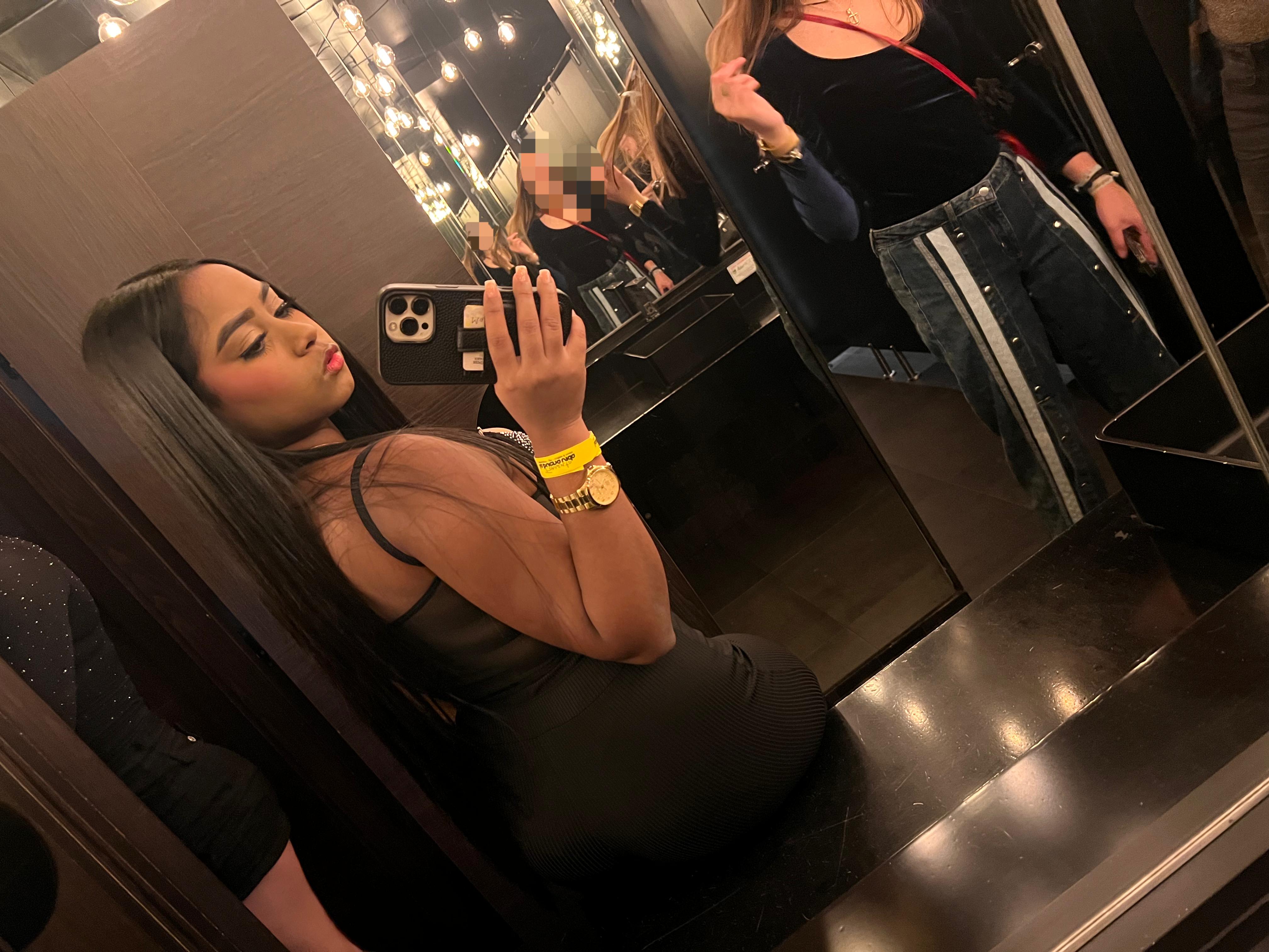 604272053 | MELY | Chica