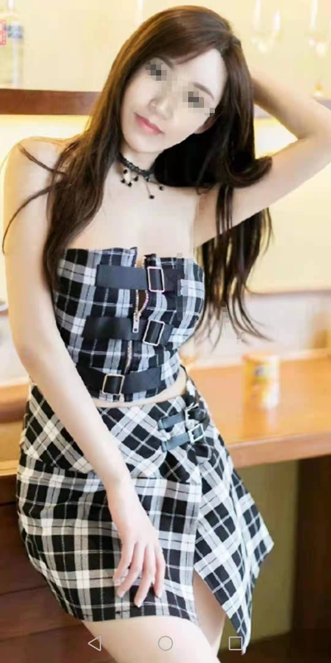 688131857 | ROSA | Chica