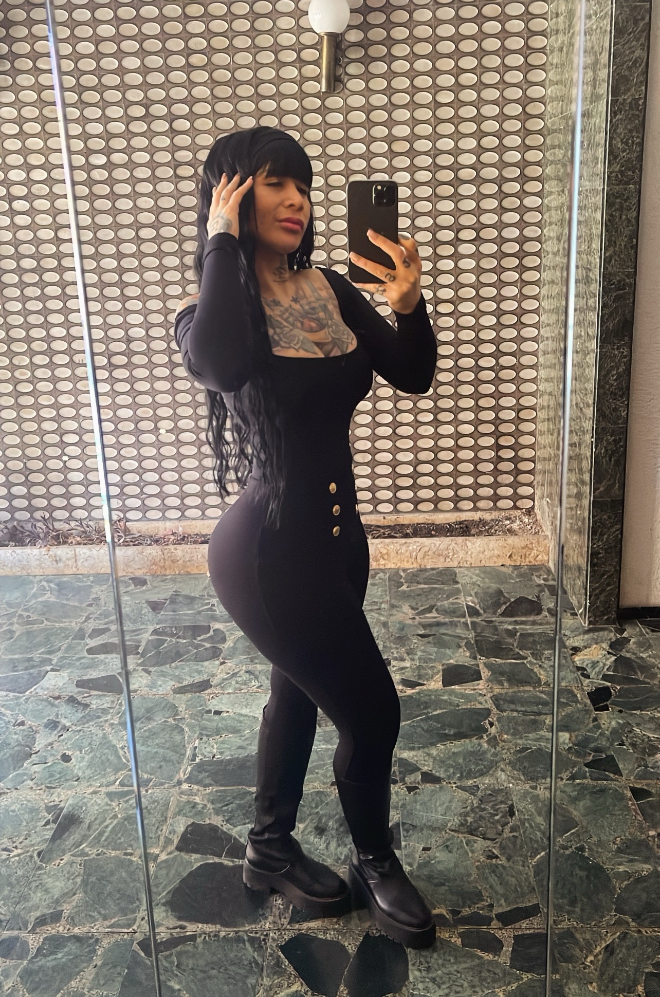 613383600 | ALESSANDRA | Chica