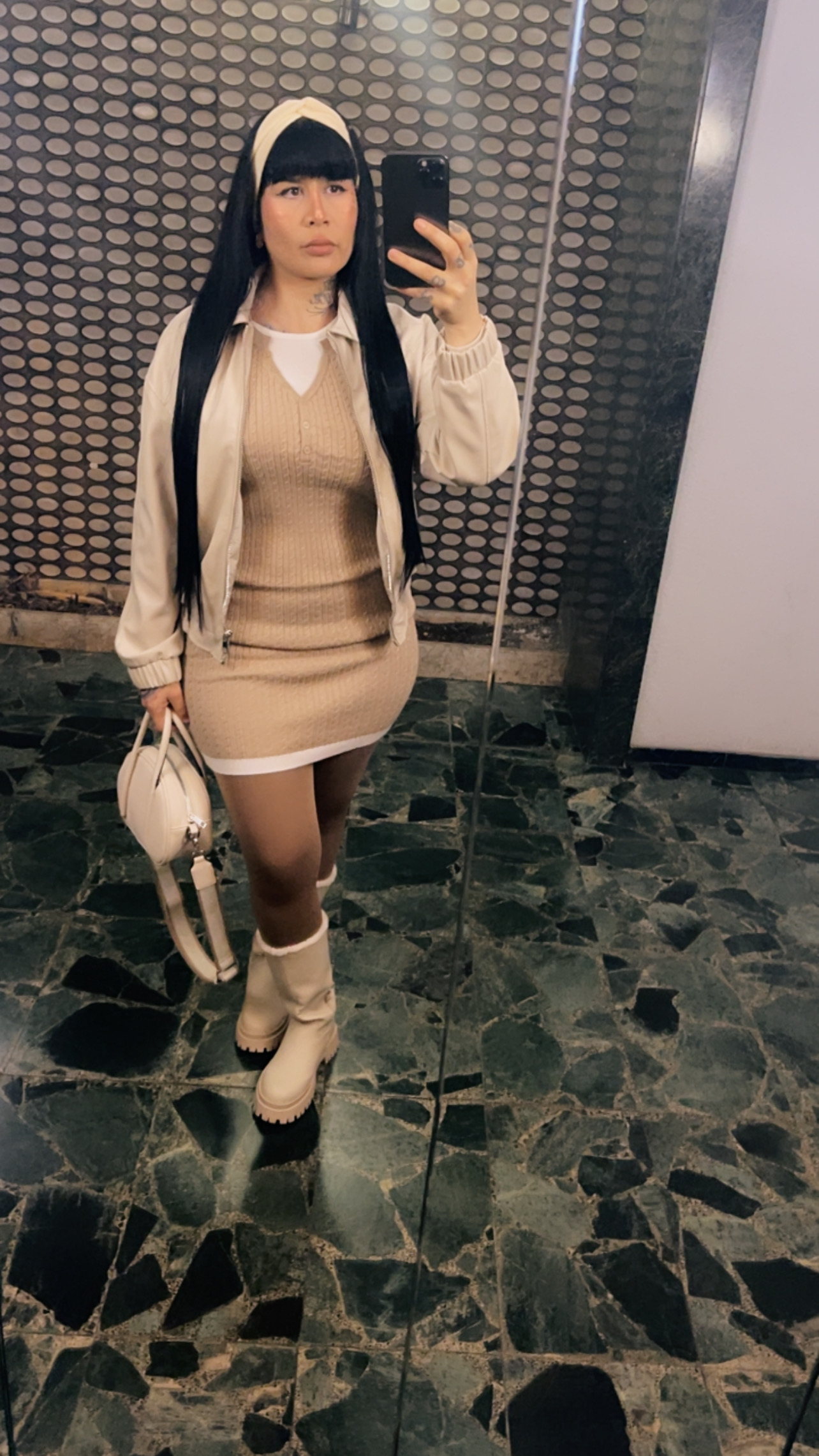 613383600 | ALESSANDRA | Chica