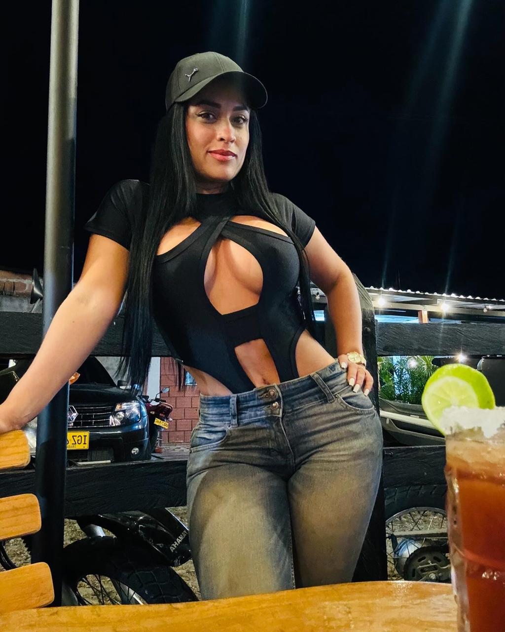 641049206 | LUCIA | Chica