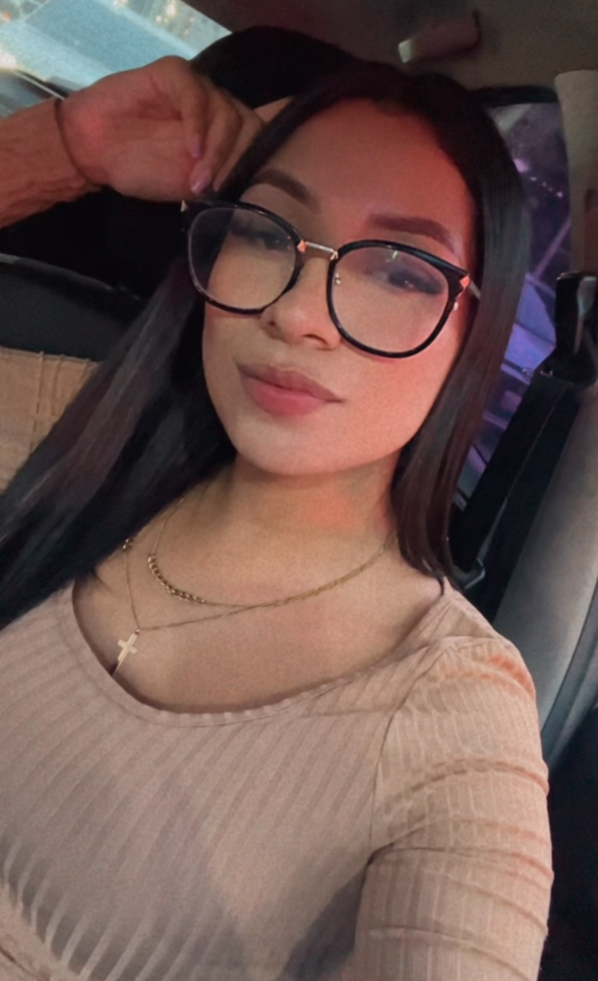 623135948 | SELENA | Chica