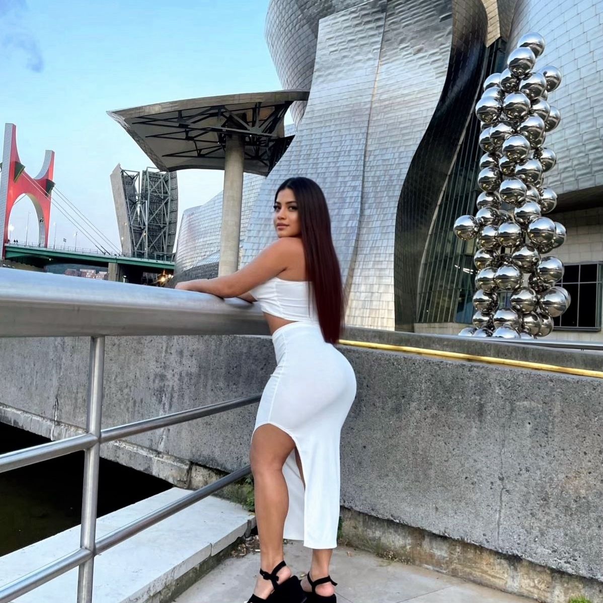 658364038 | SASHARI | Chica