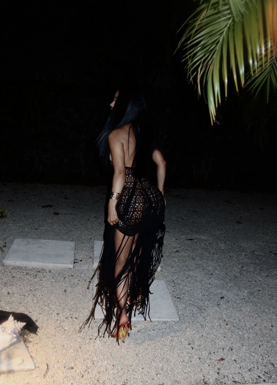 631058381 | CELESTE | Chica