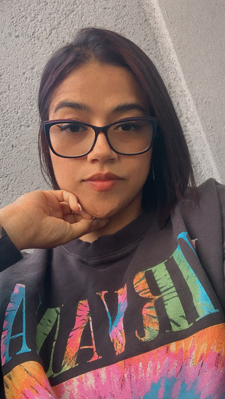 643560116 | VIOLETA | Chica