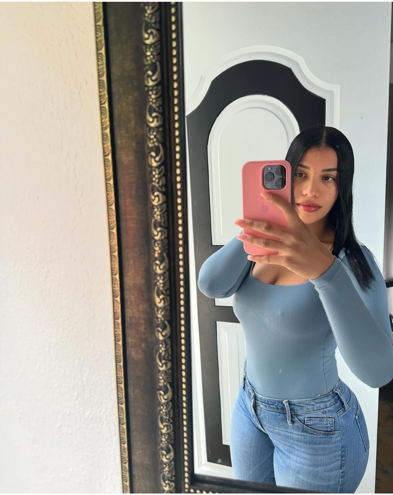 672643348 | DAYANA | Chica