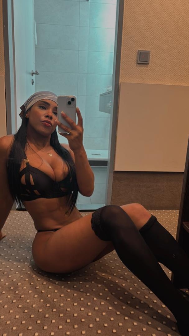 634151674 | SABRINA | Chica