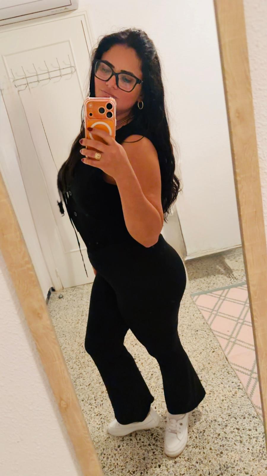 624166445 | KARLA | Chica