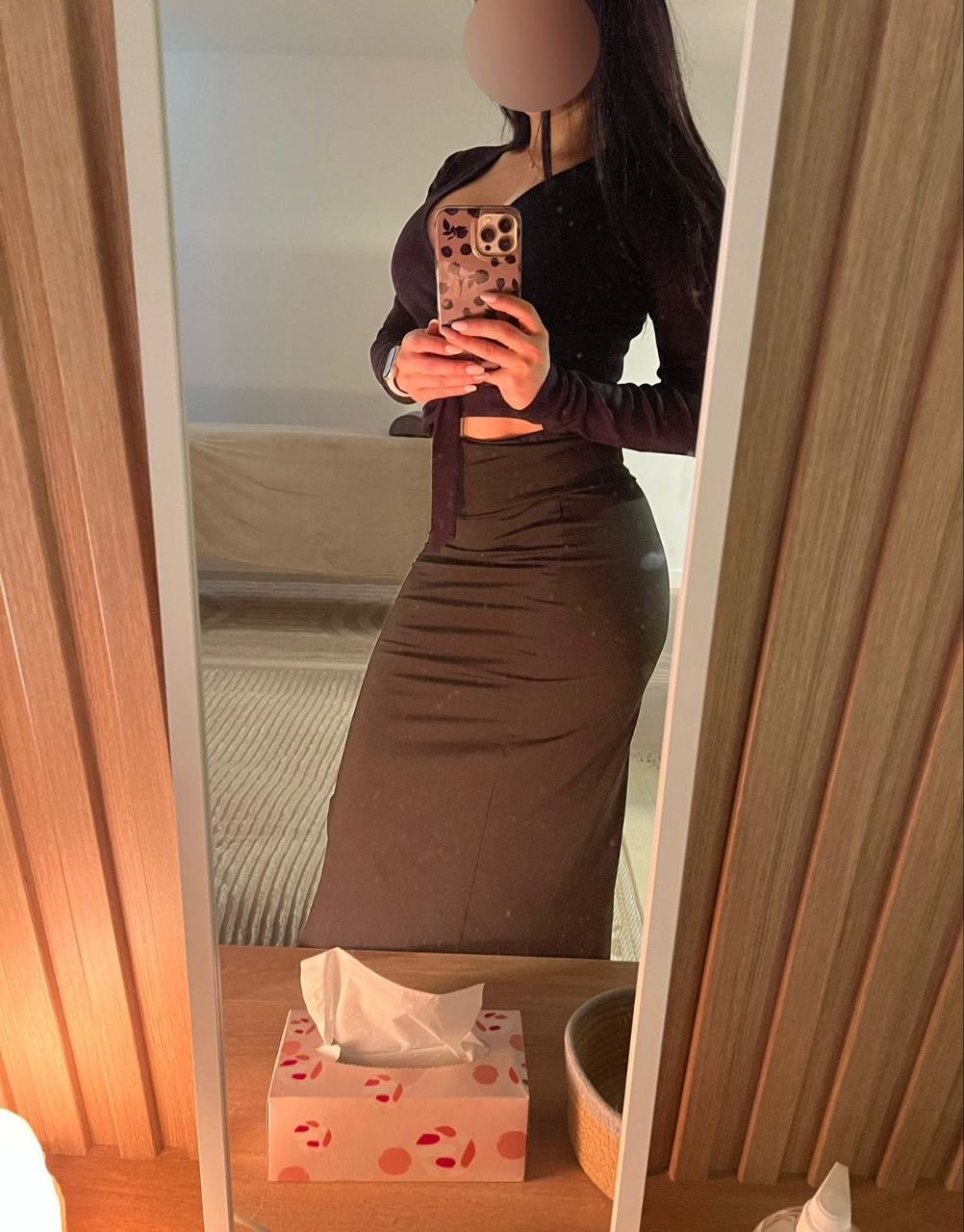 611879974 | ALISSFONT | Chica