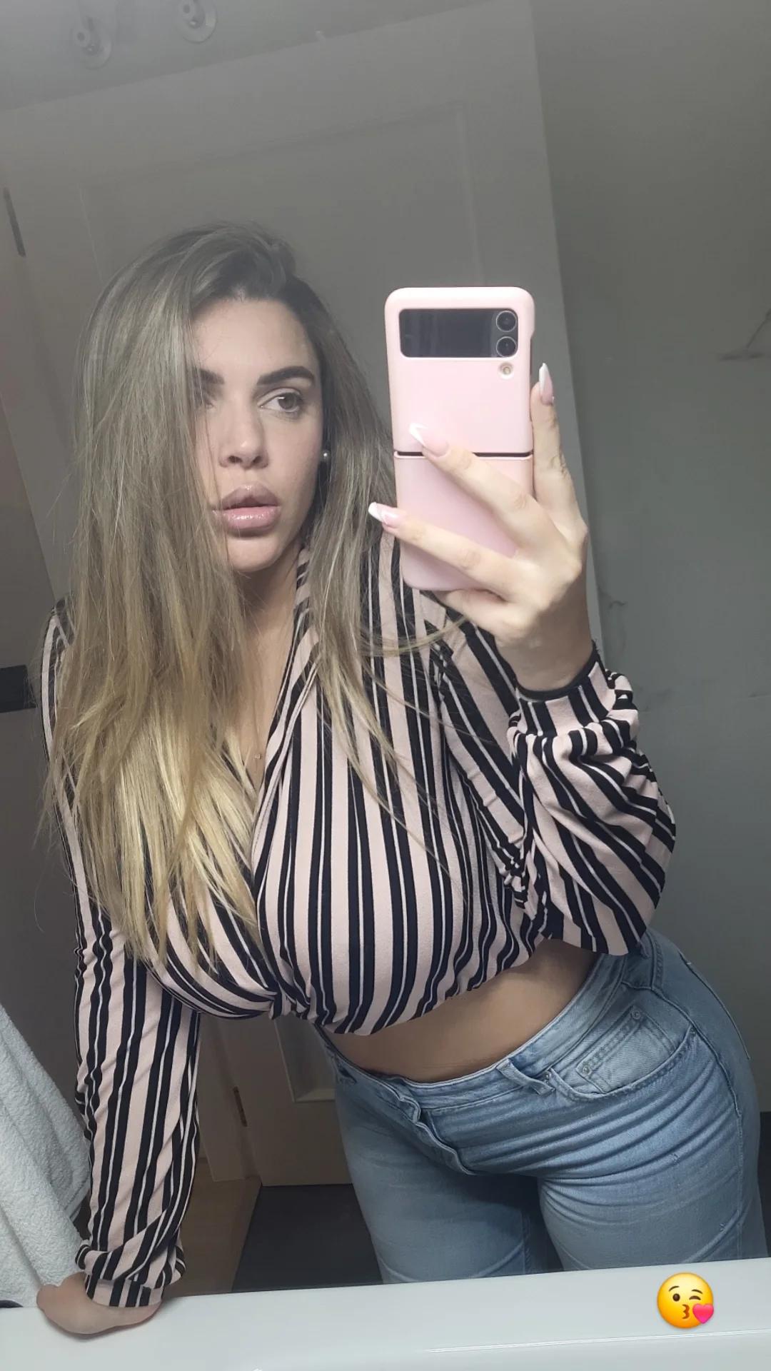 632482037 | ZOE | Chica