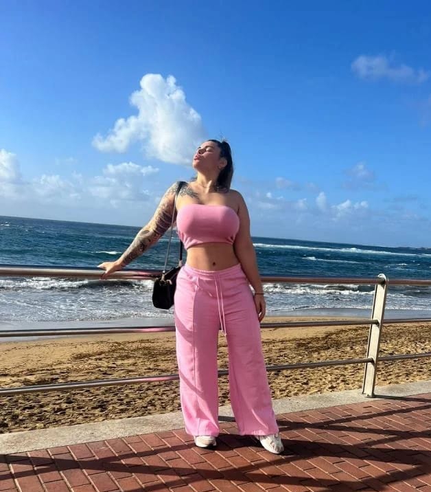 632482037 | ZOE | Chica