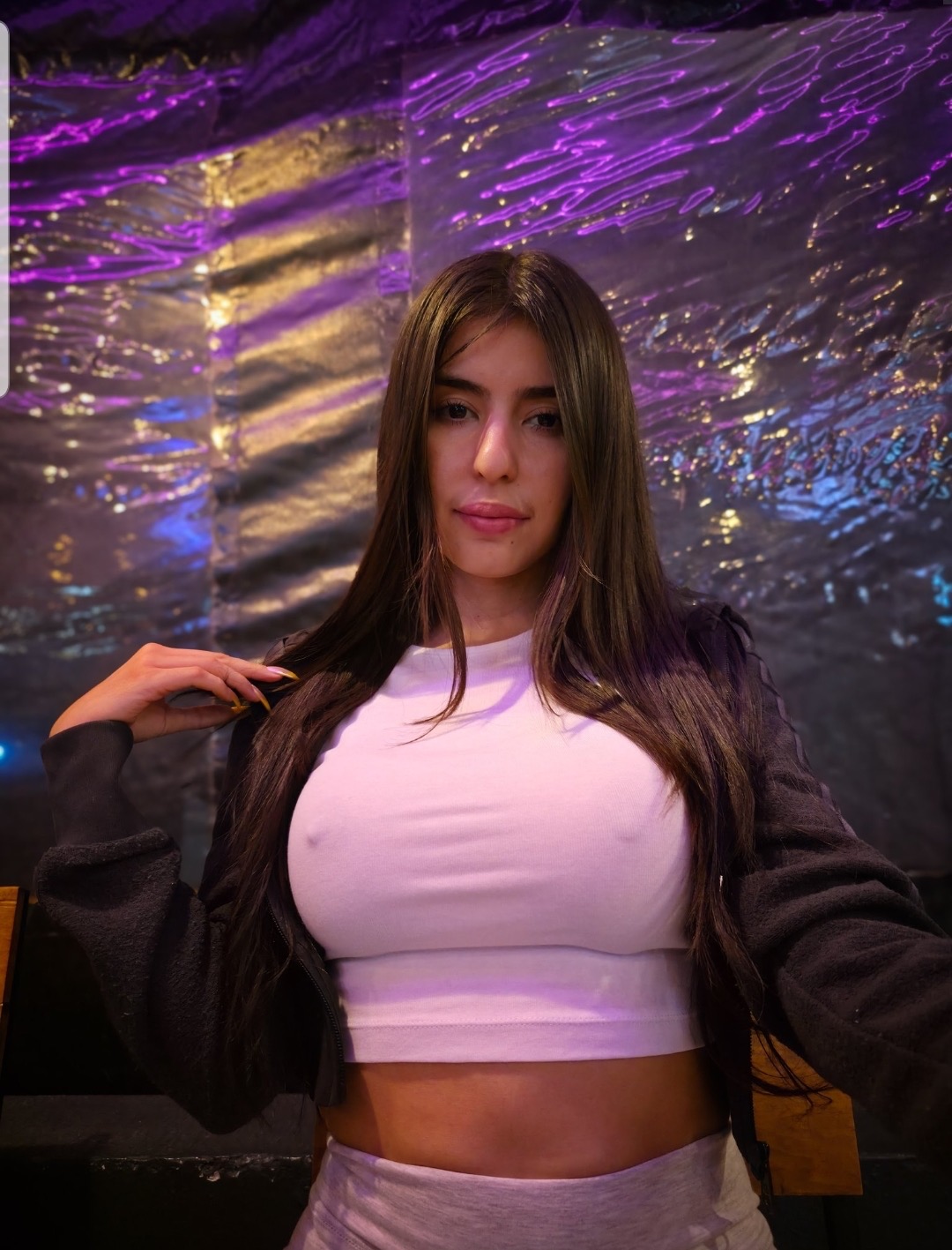 609809622 | LUNA | Chica
