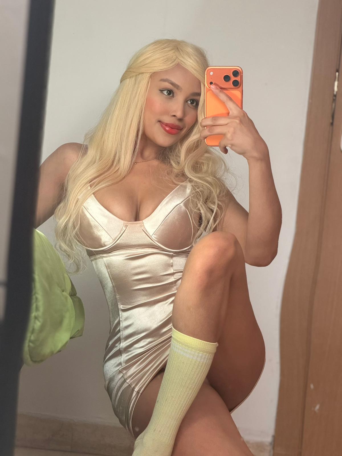 612428112 | SHIRLY | Chica