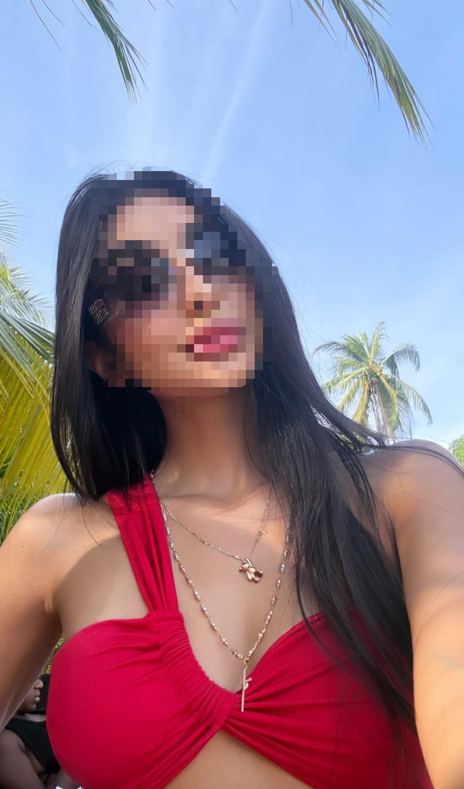 632360952 | SCARLETT | Chica