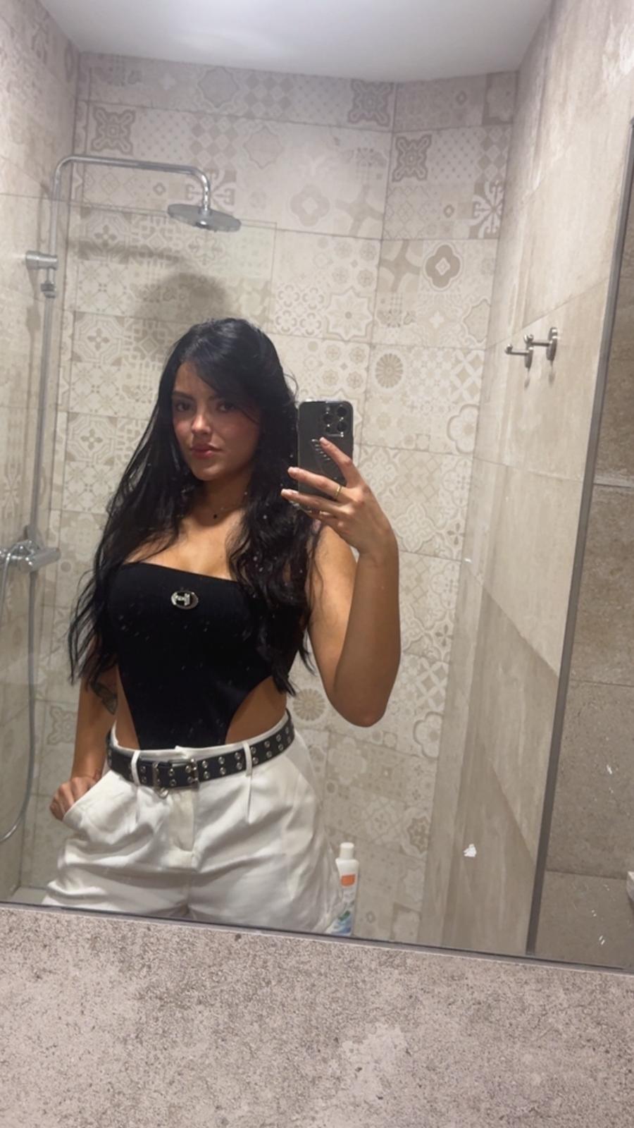 632146497 | SALOME | Chica