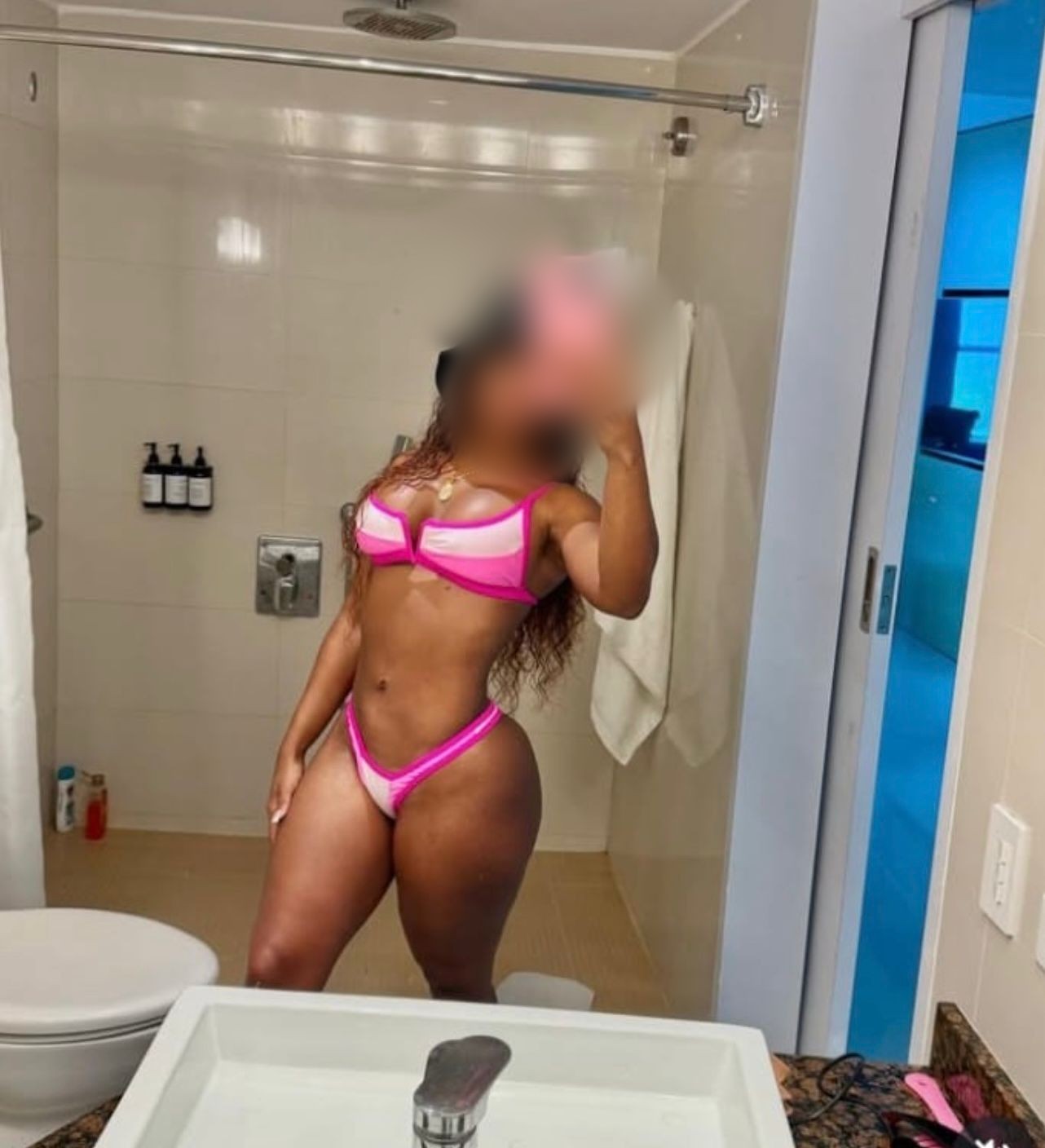 614705651 | MIA | Chica