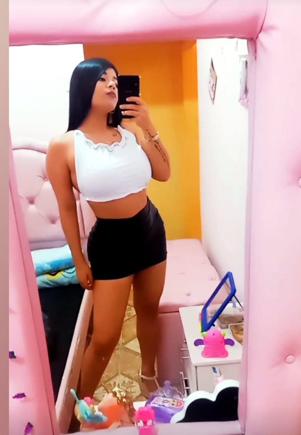 665651628 | ISABELA | Chica