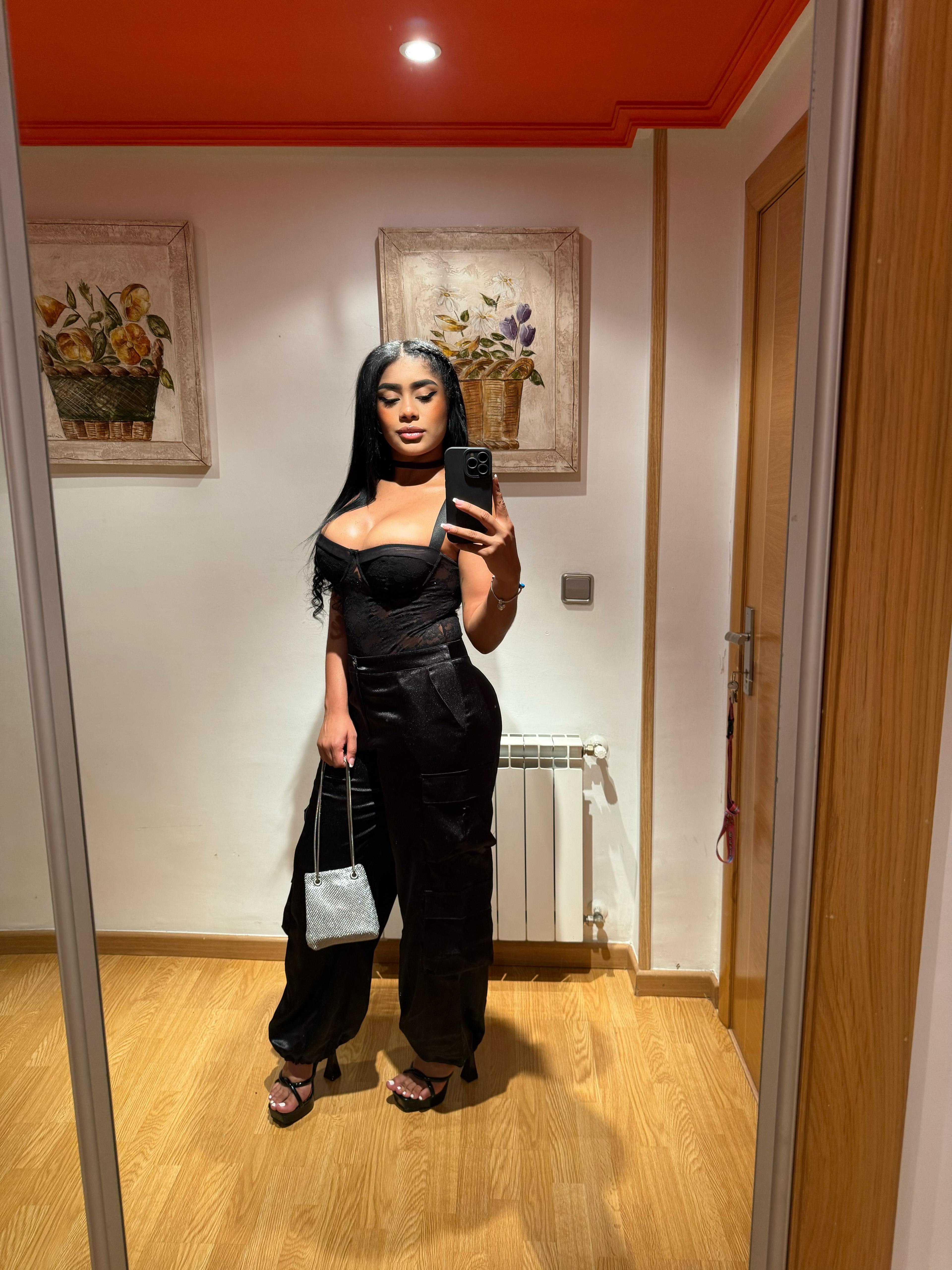 643610823 | GEYLIN | Chica