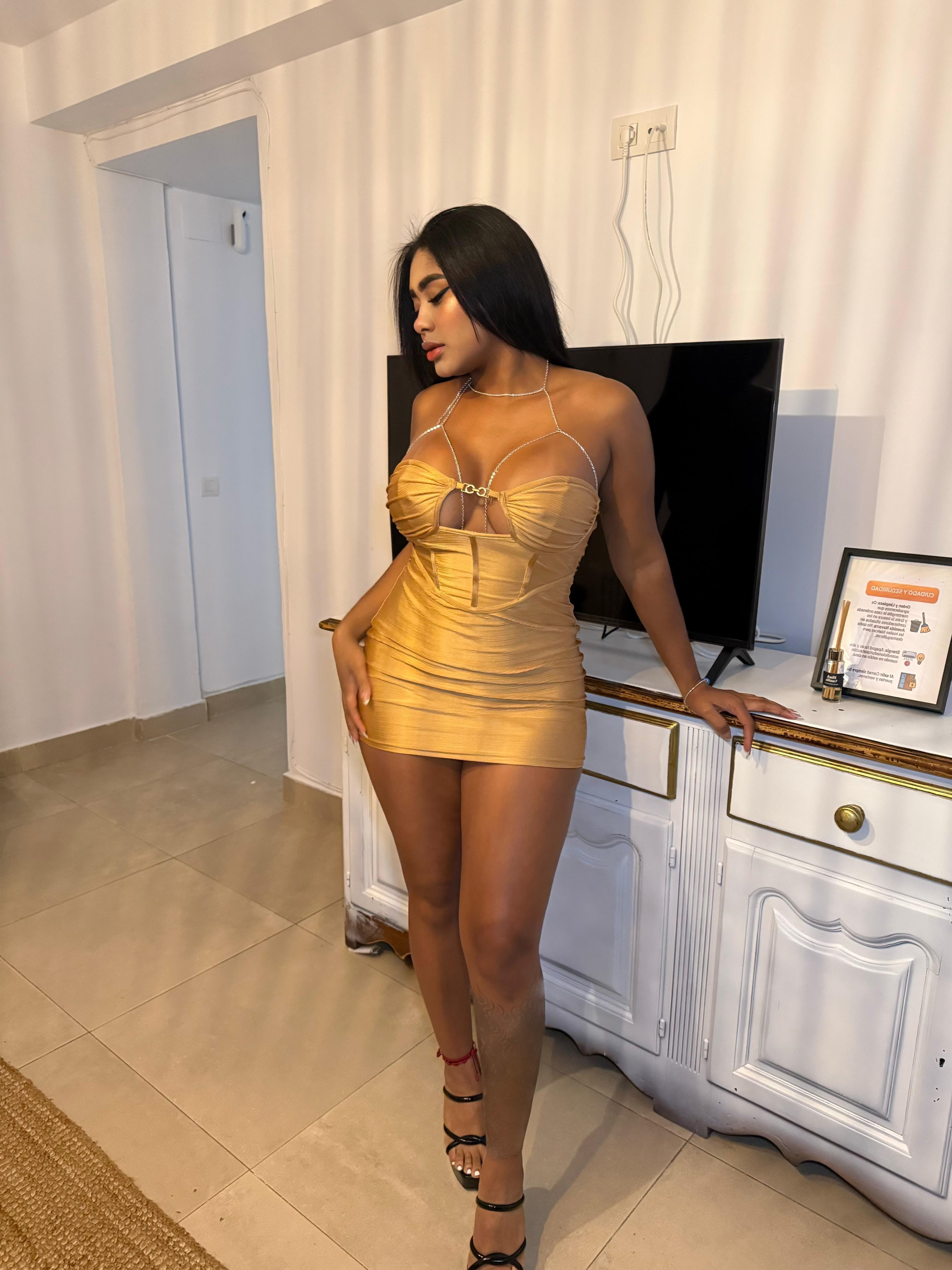 643610823 | GEYLIN | Chica