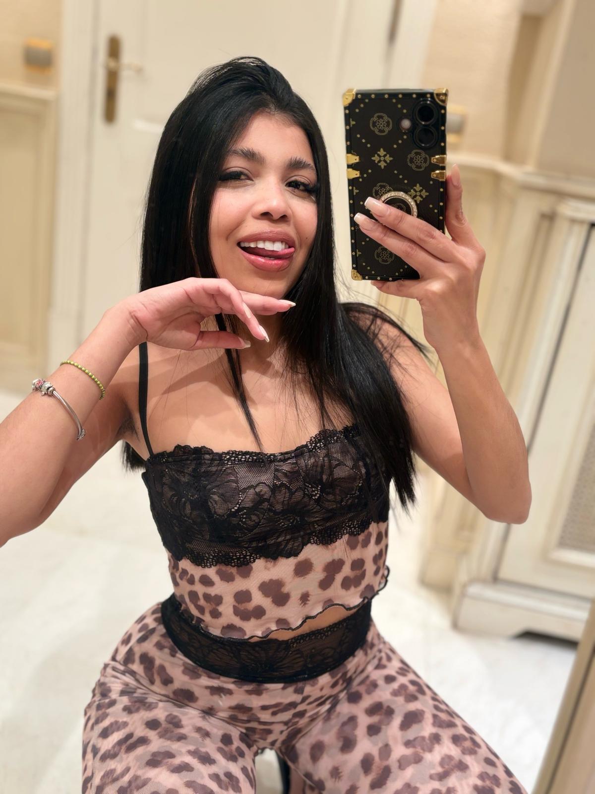 637427067 | DANIELA | Chica