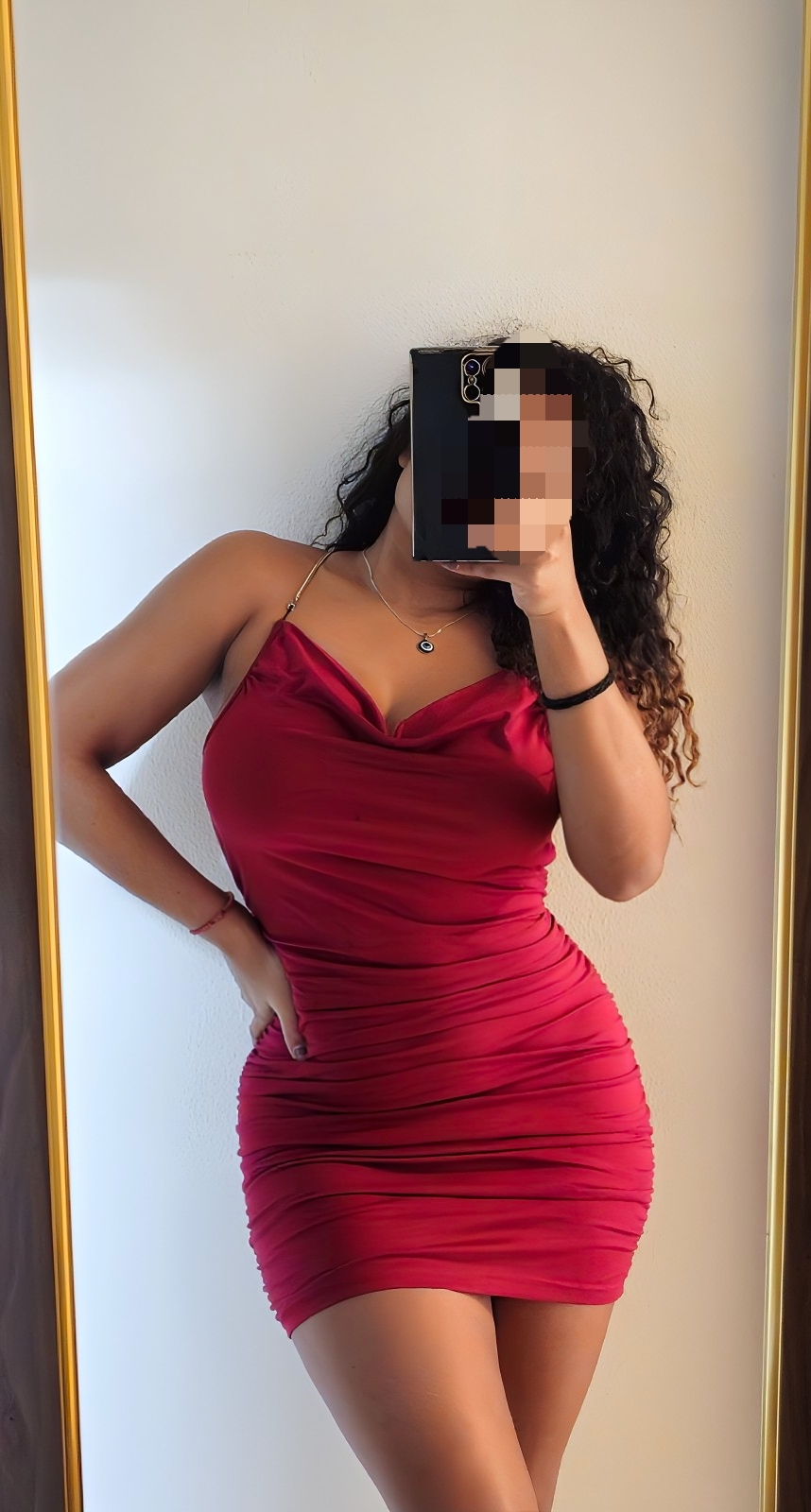 644830149 | VELVET | Chica