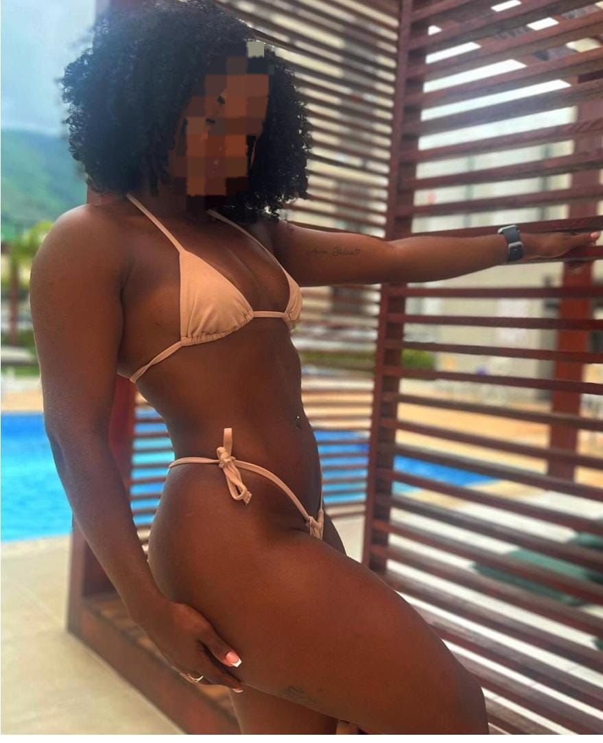 605098204 | LUNA | Chica