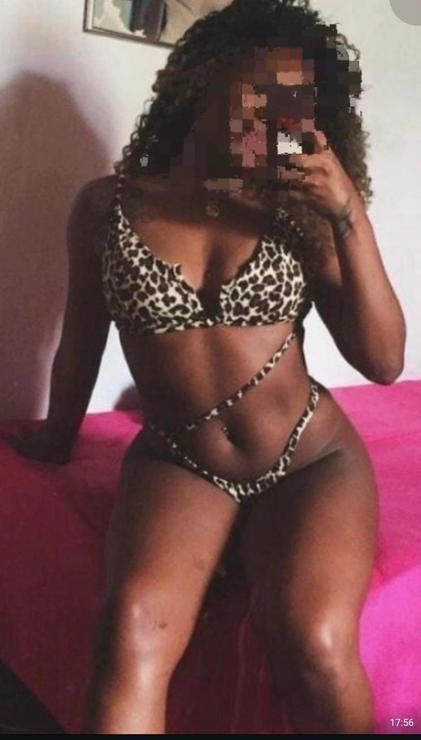 605098204 | LUNA | Chica