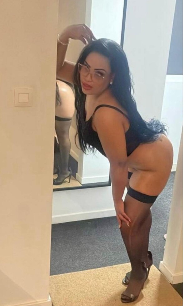 685217011 | BRENDA | Chica