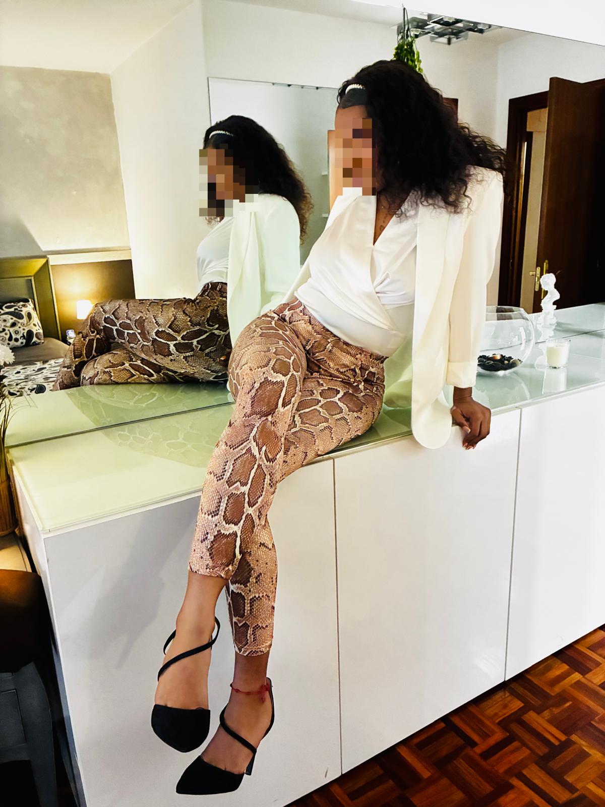 613748845 | ALBA | Chica