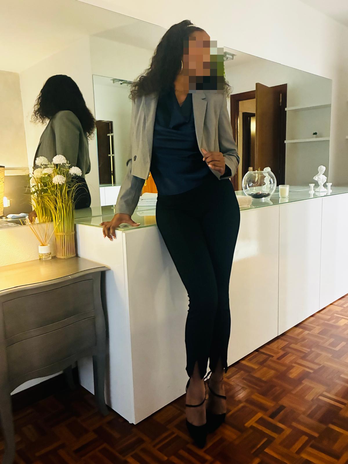 613748845 | ALBA | Chica