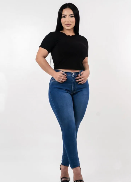 637598757 | BÁRBARA | Escort