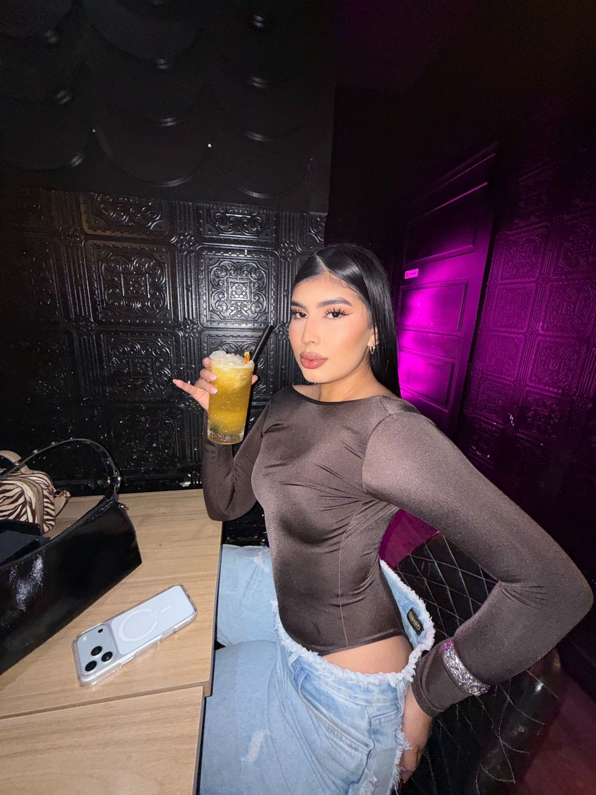 623514654 | ZENDAYA | Chica