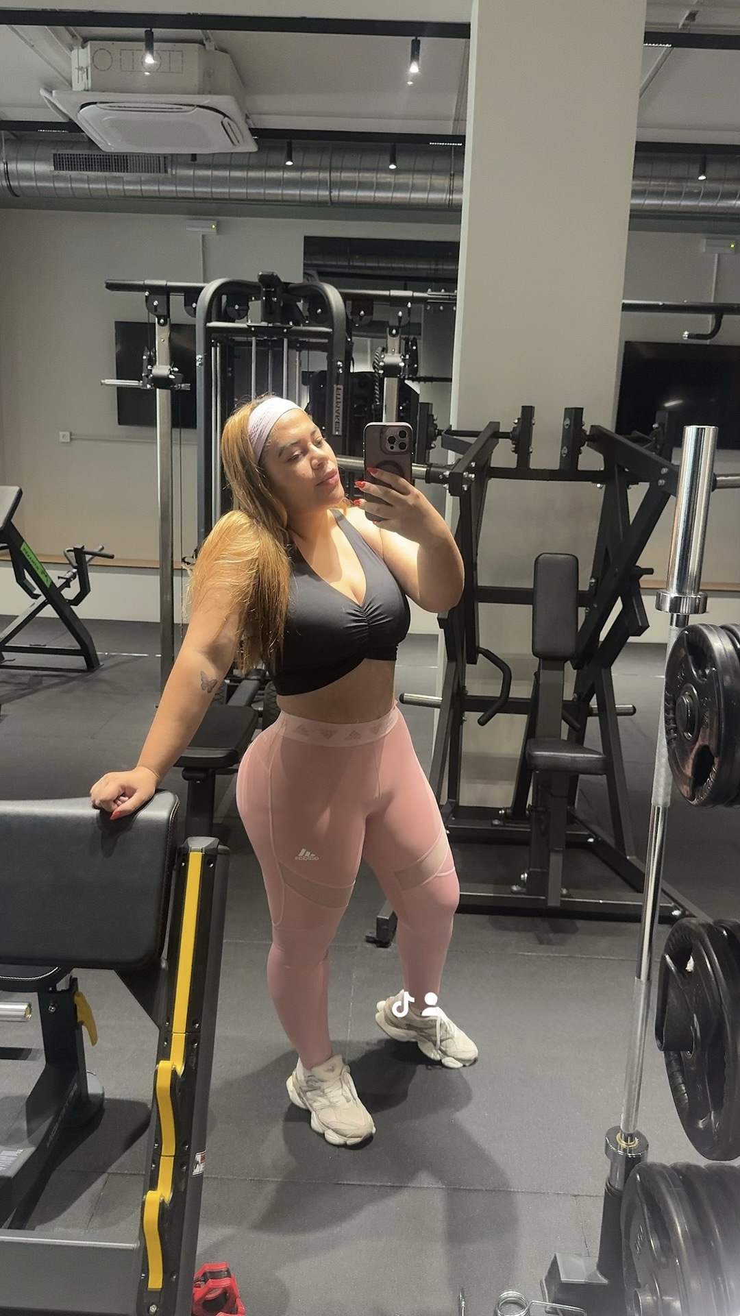 614567133 | ALEJANDRA | Chica