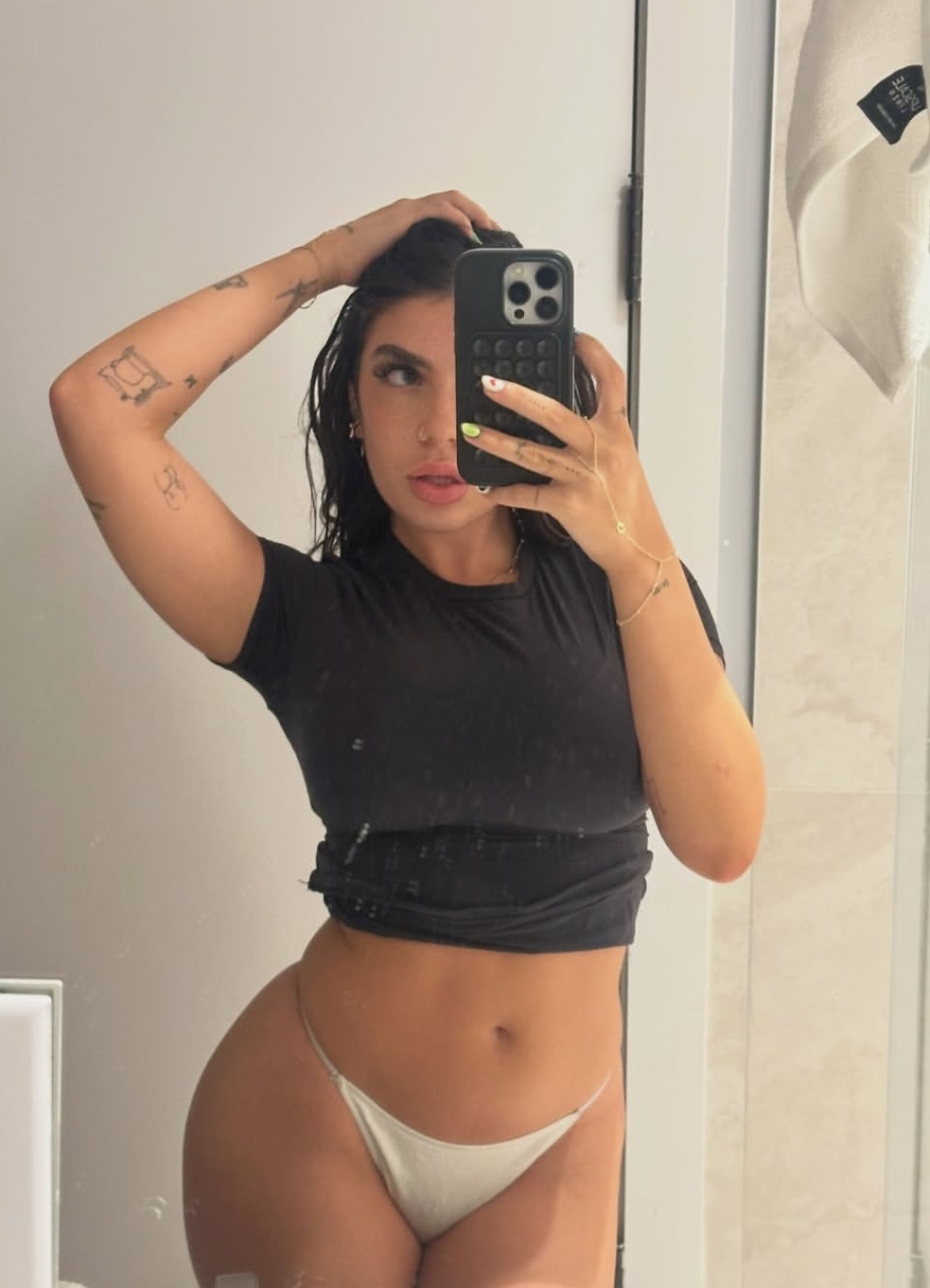 632434996 | ESTEFANYTORRES | Chica