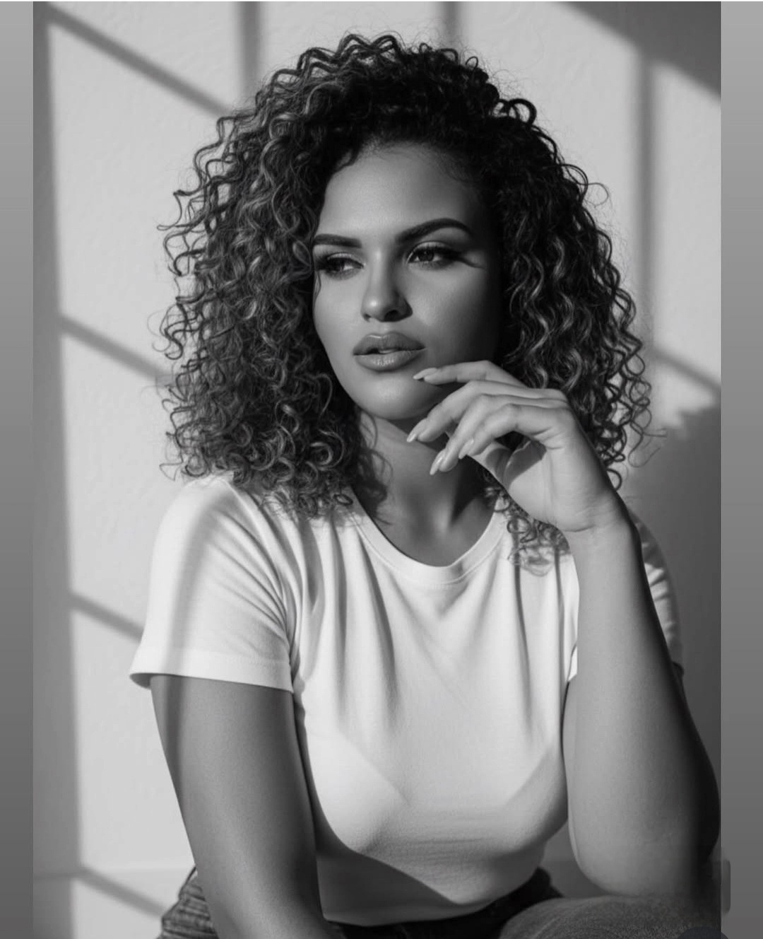 637596351 | JULIA | Chica