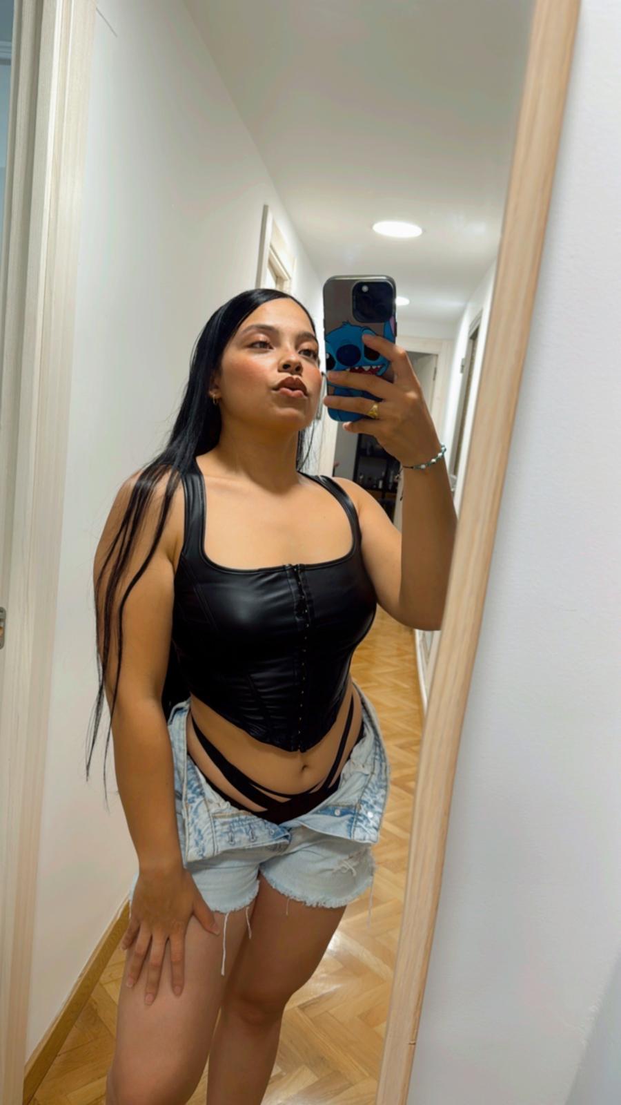 624434094 | ALEXA | Chica