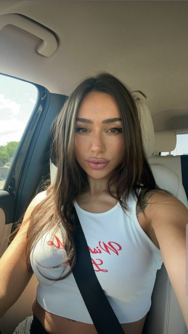 695992656 | JESSICA | Chica
