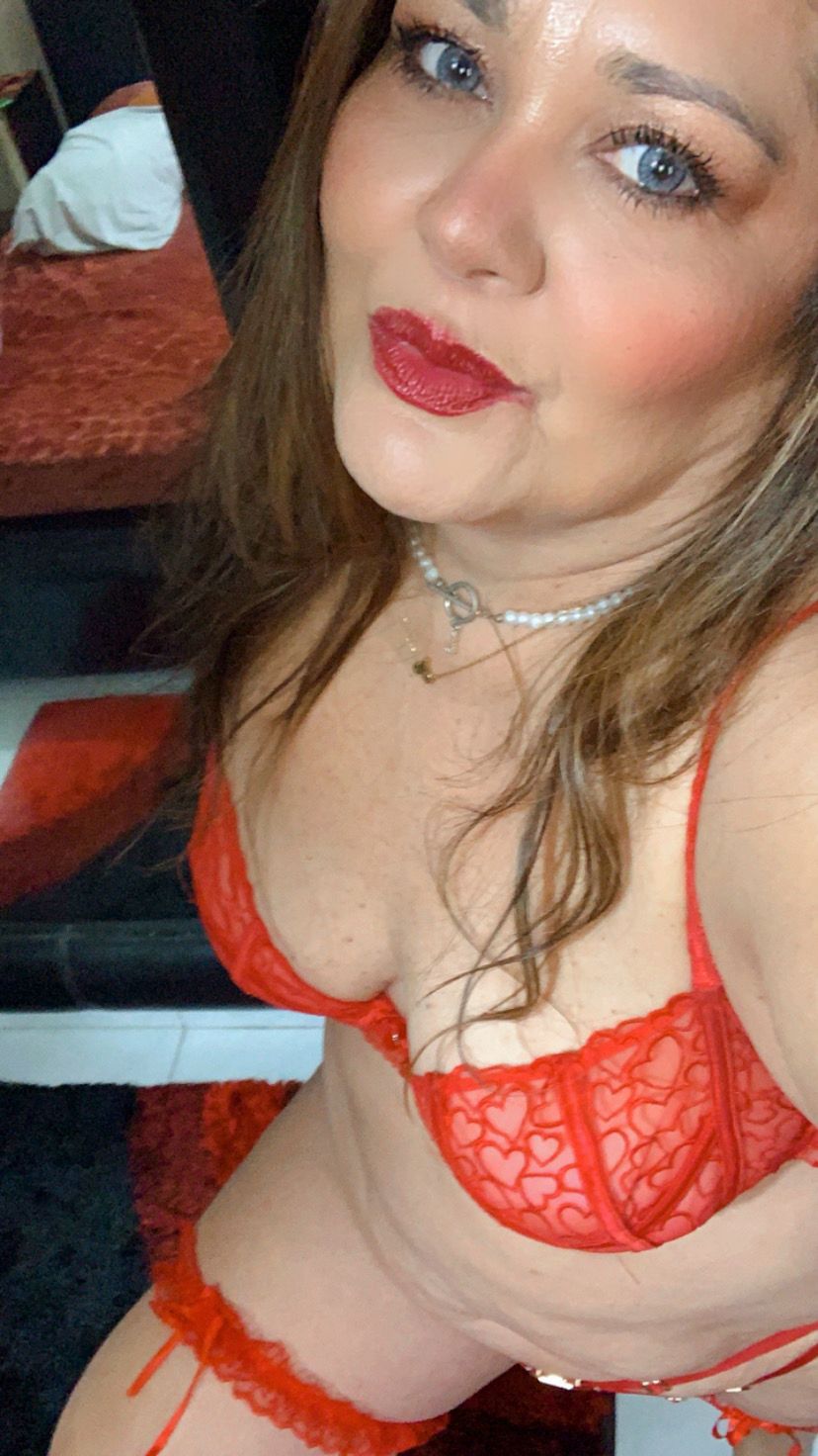 632924088 | LUANA | Chica