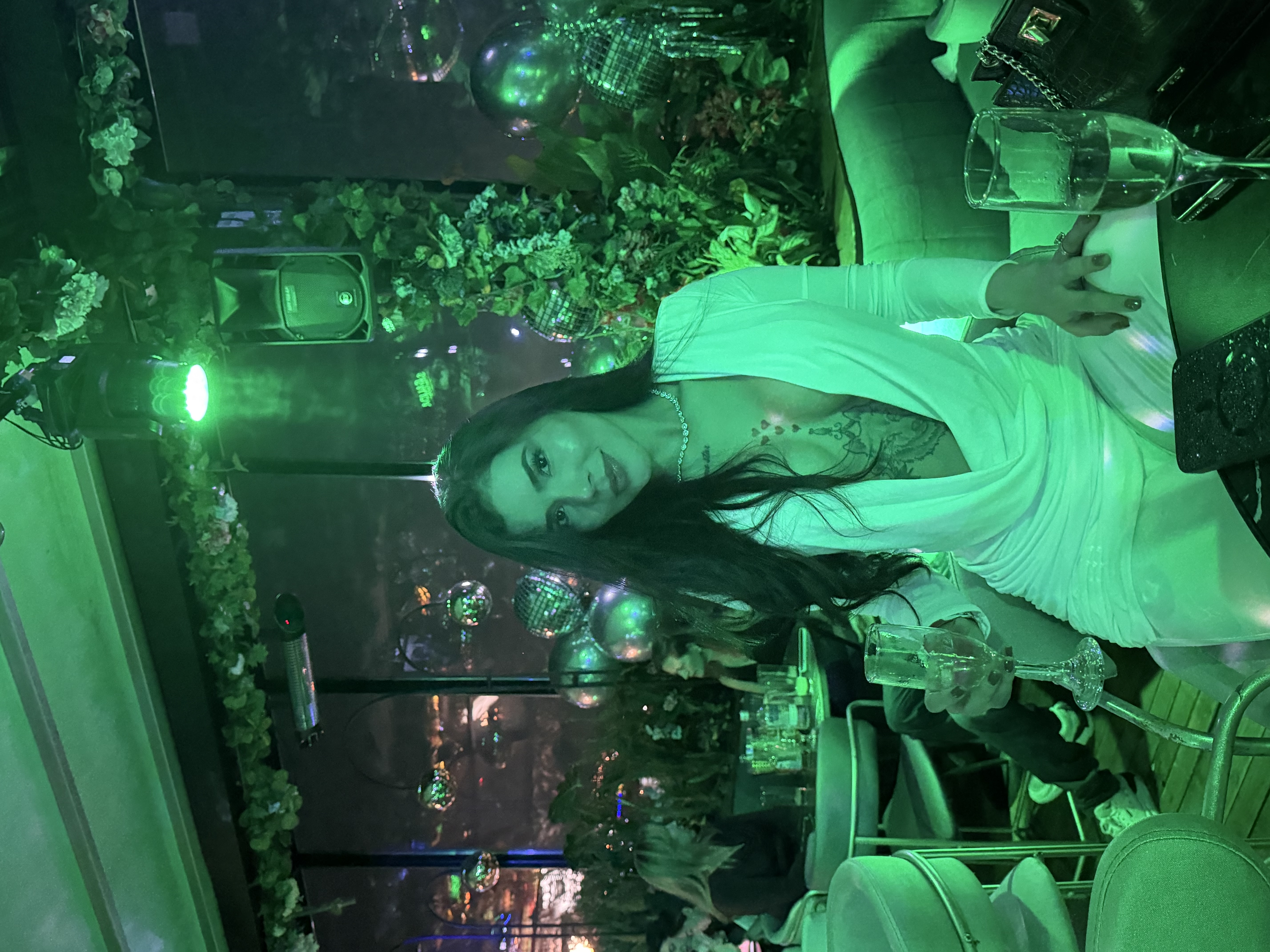 602354609 | CRISTALL | Escort