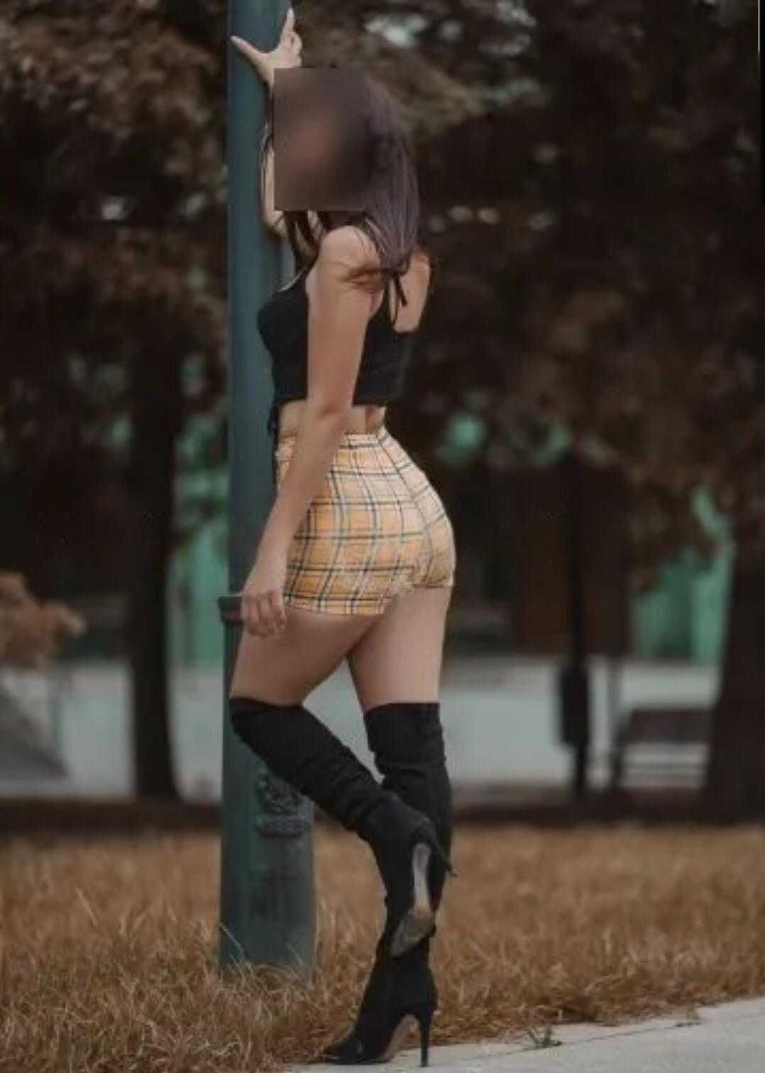 613807858 | LUCIA | Chica